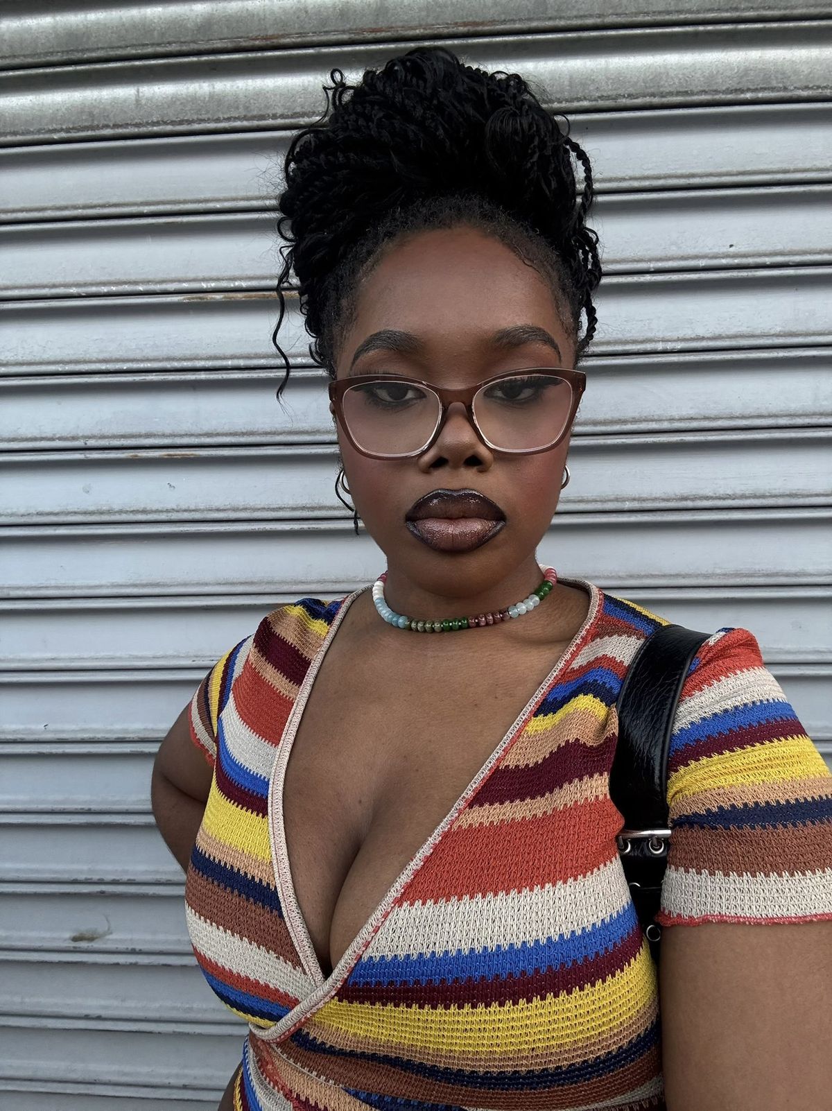 files/review_black_woman_2.jpg